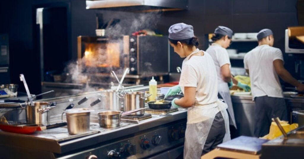 Kitchen Helper Jobs in Dubai
